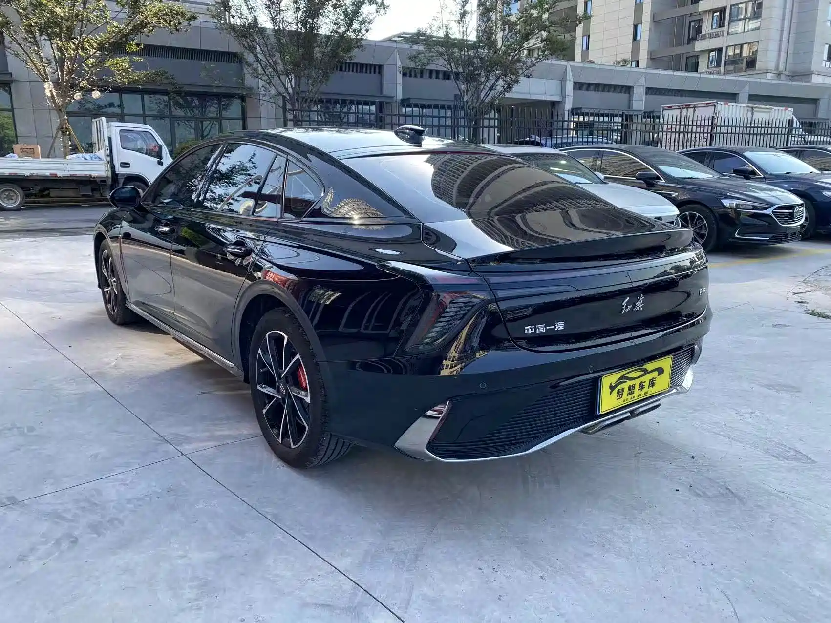 Фото 4 - Hongqi H6