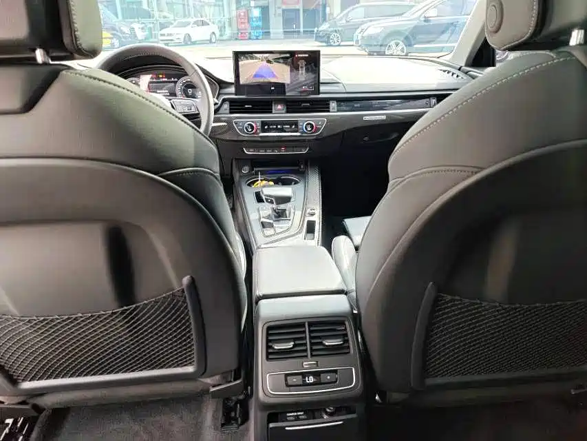 Фото 7 - Audi A4L