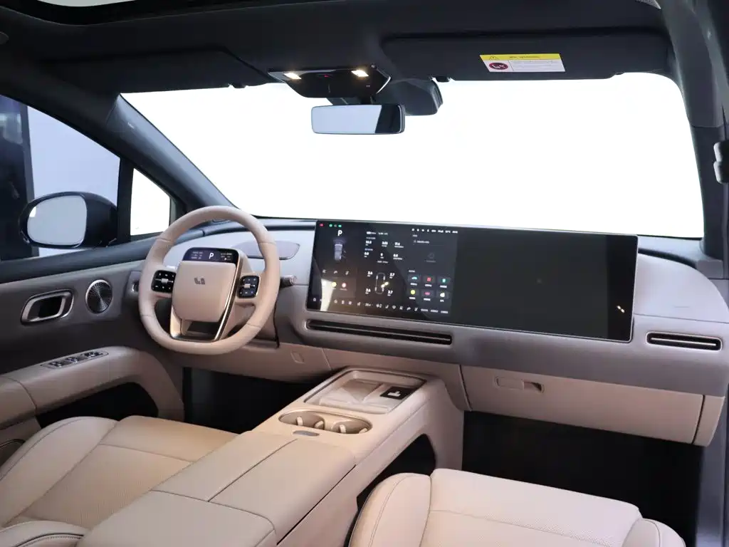 Li Auto i6 2026 2025 4WD Base Model