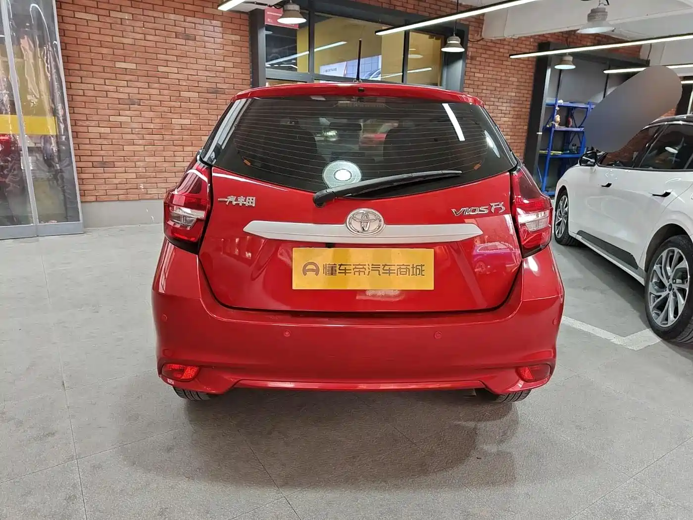 Toyota Vios FS 2021 1.5L CVT Fengchi Edition фото 8
