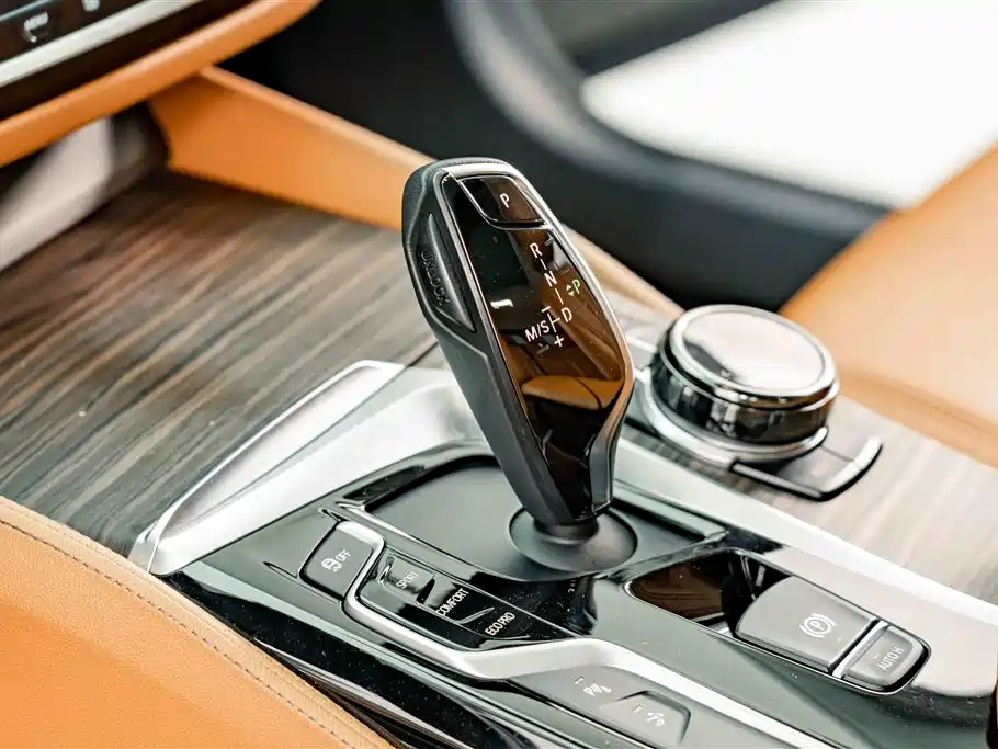 BMW 6 Series GT 2018 630i Luxury Design Package фото 14