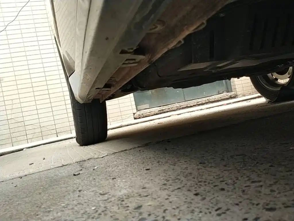 Фото 21 - Baojun E200
