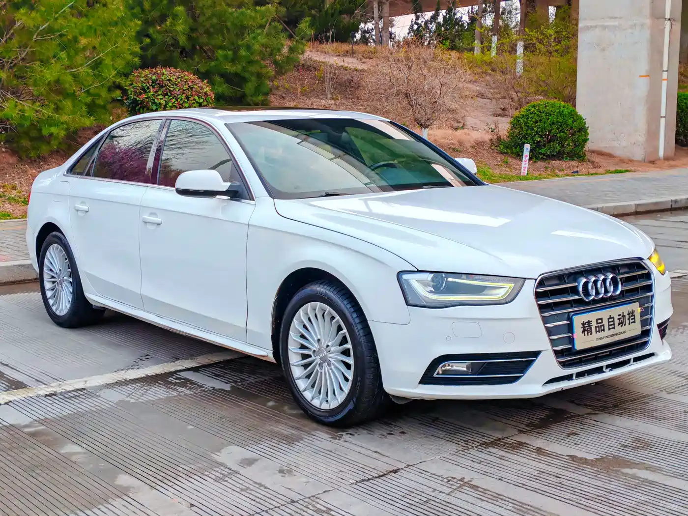Audi A4L 2015 35 TFSI Auto Comfort фото 2