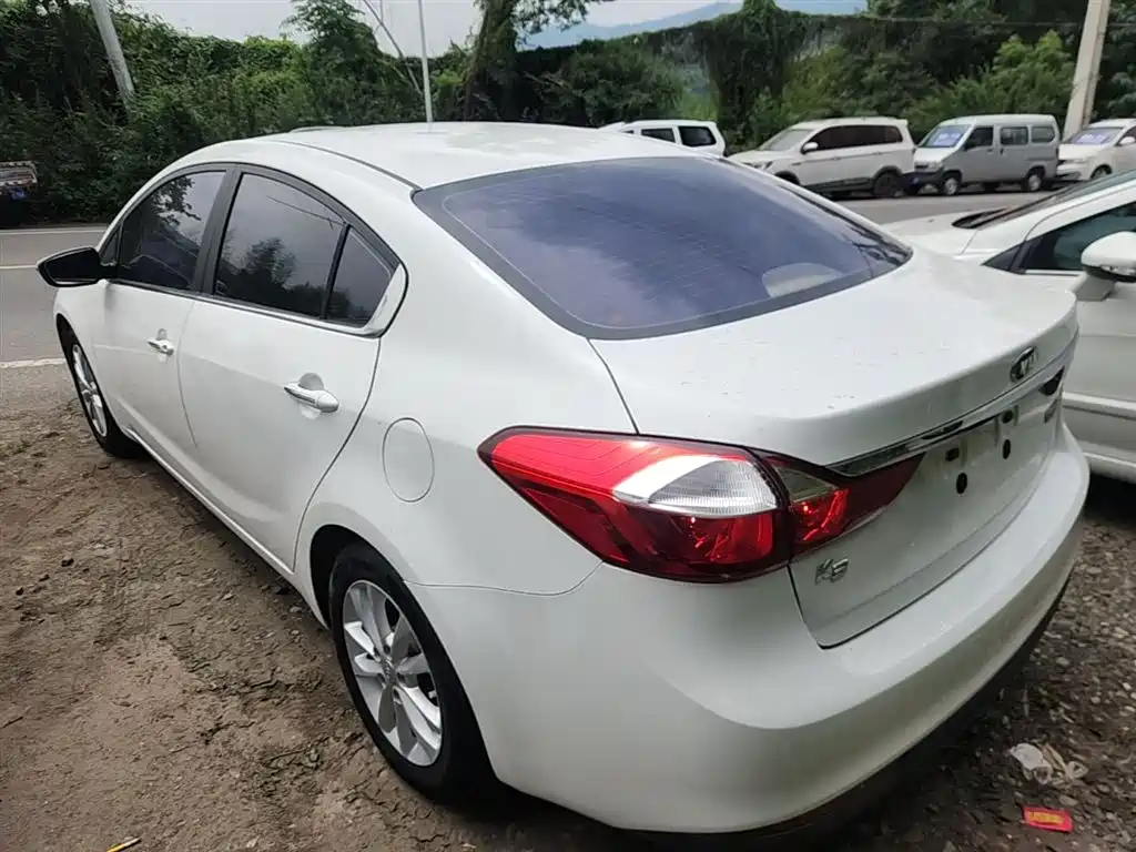 Kia K3 2016 1.6L Automatic GLS фото 5