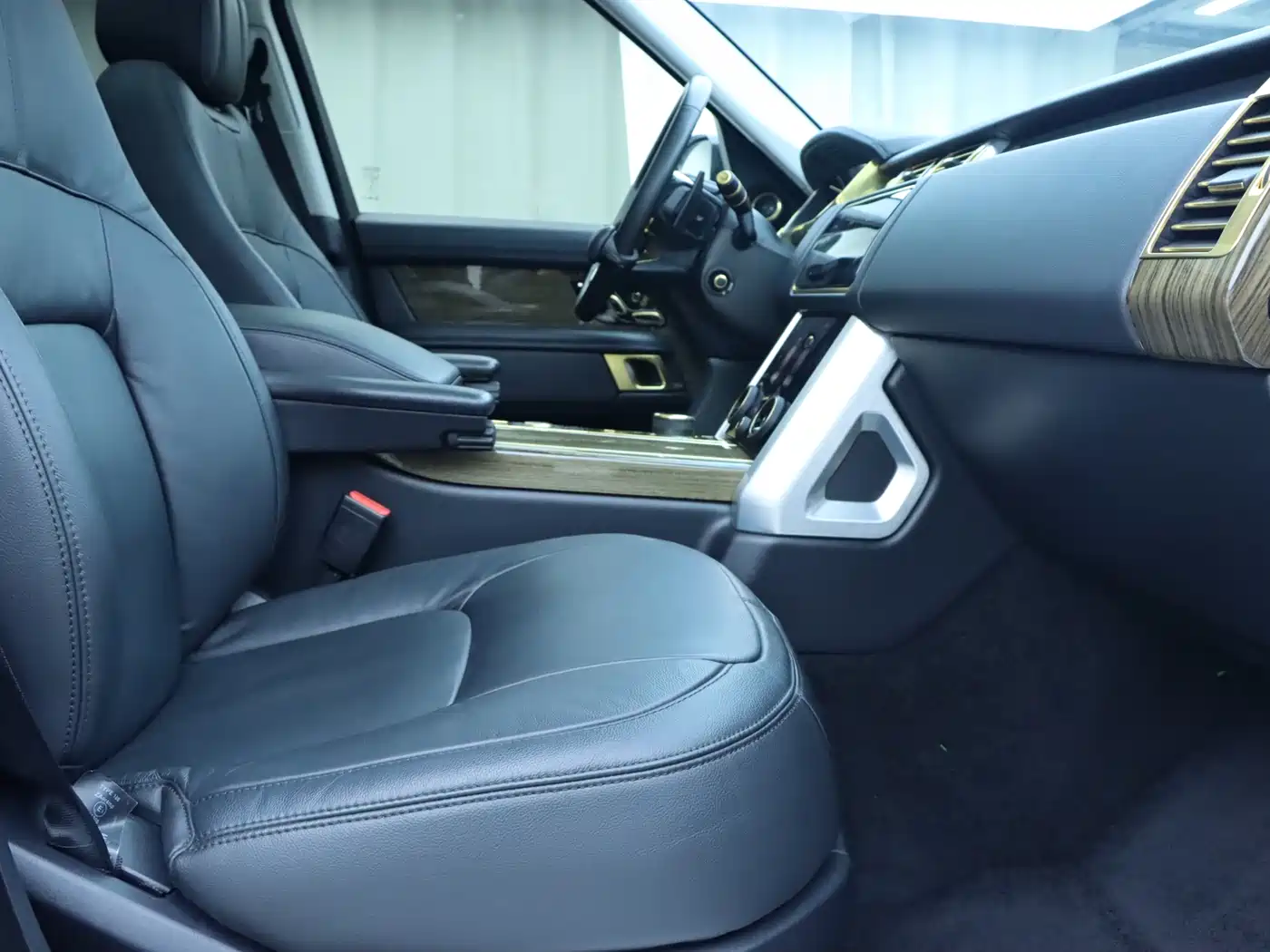 Land Rover Range Rover 2018 3.0 SC V6 Golden Age Edition фото 8