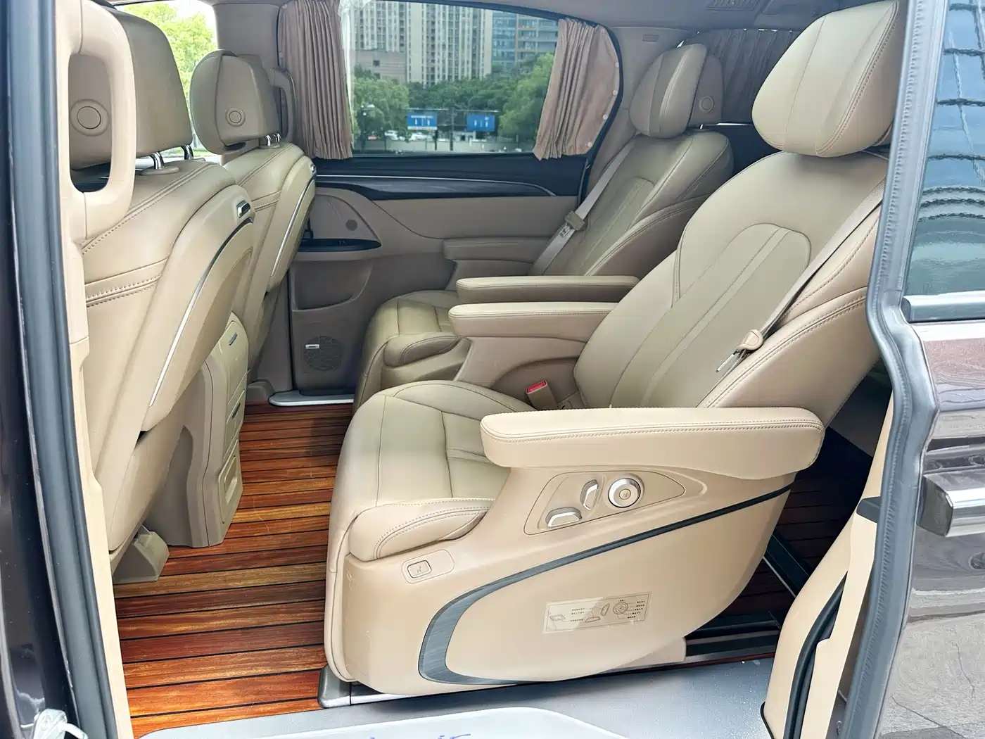 Buick GL8 2020 ES Landglory 653T Flagship фото 12