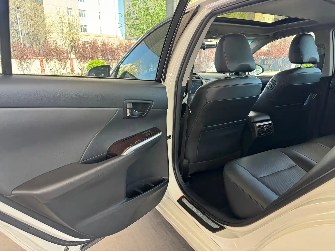 Toyota Camry 2016 2.0G 10th Anniversary Leading Edition фото 11