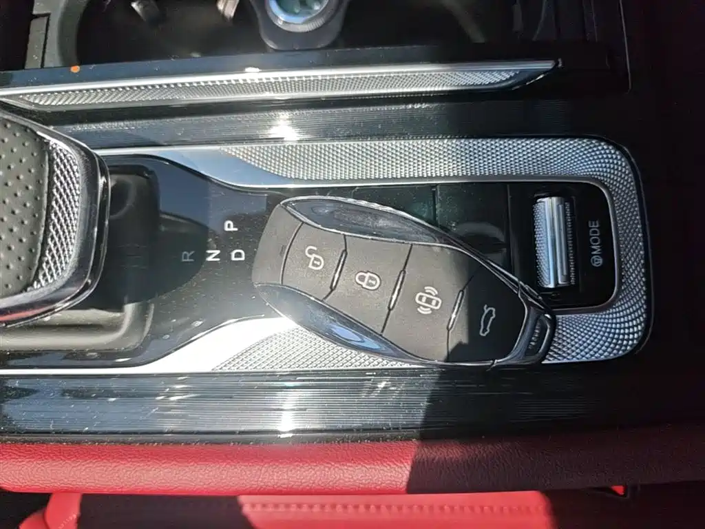 Hongqi H5 PHEV 2025 130 Super Hybrid Edition фото 9