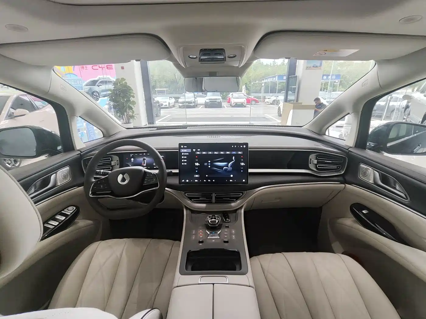 Denza D9 2025 2024 DM-i 980 AWD Prestige