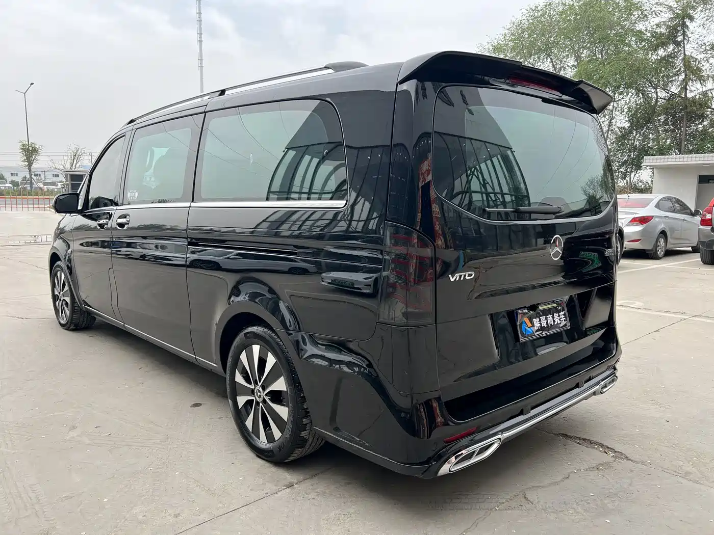 Mercedes-Benz Vito 2023 2.0T Business 7-Seater фото 15