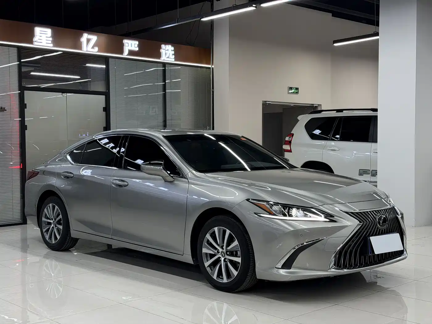 Lexus ES 2020 200 Excellence фото 3