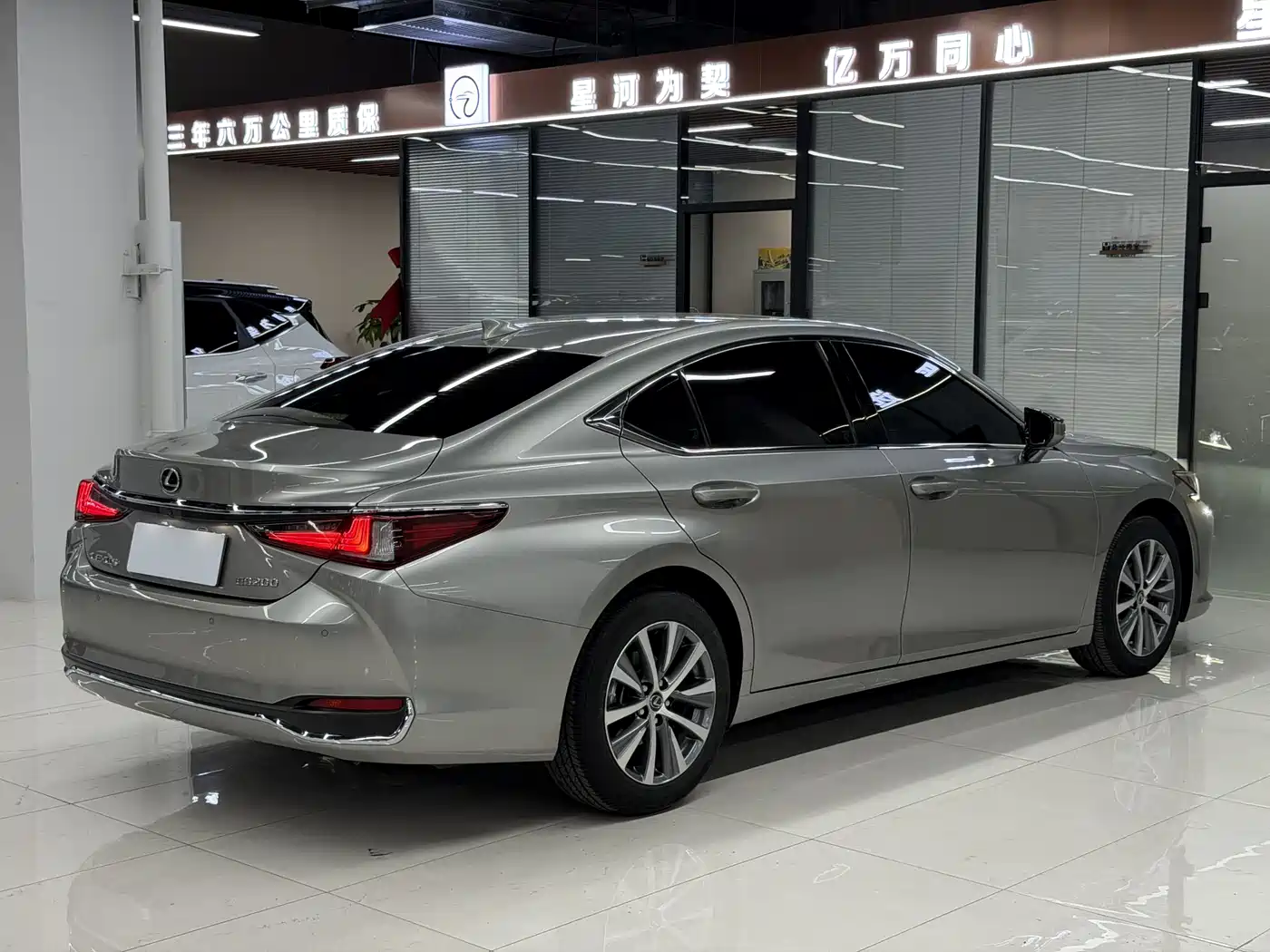 Lexus ES 2020 200 Excellence фото 20