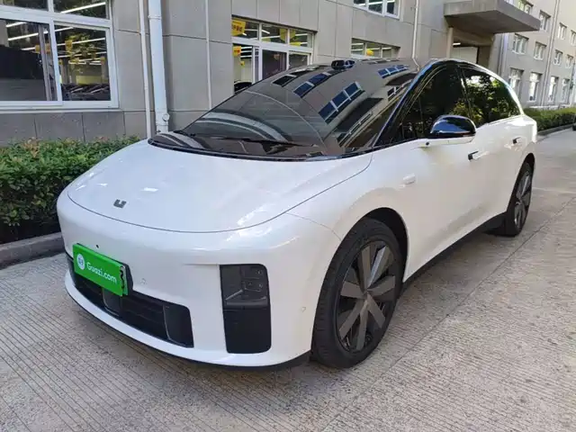 Li Auto i6 Полный привод, Стандарт