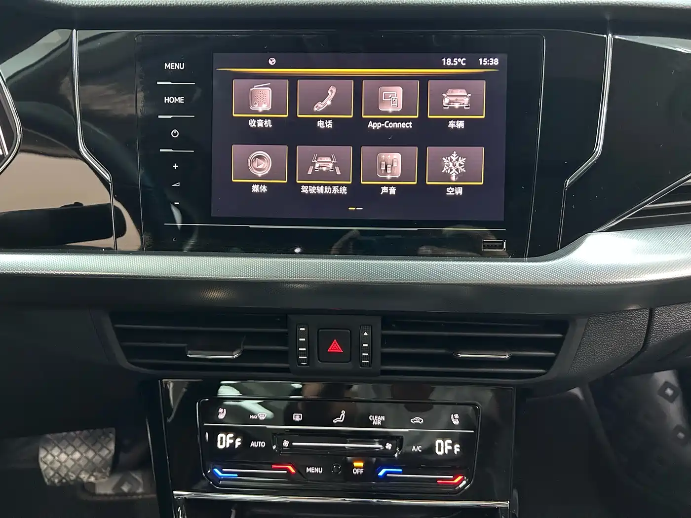 Volkswagen Passat 2024 330TSI Starlight Elite Edition фото 19