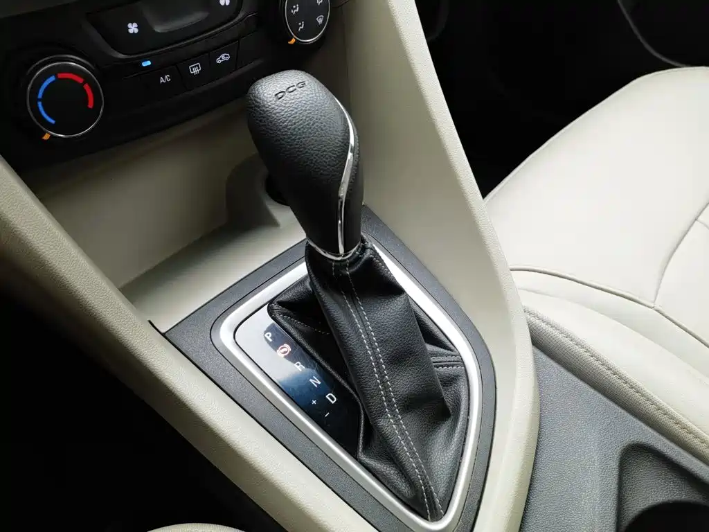 Photo 13 - Buick Excelle