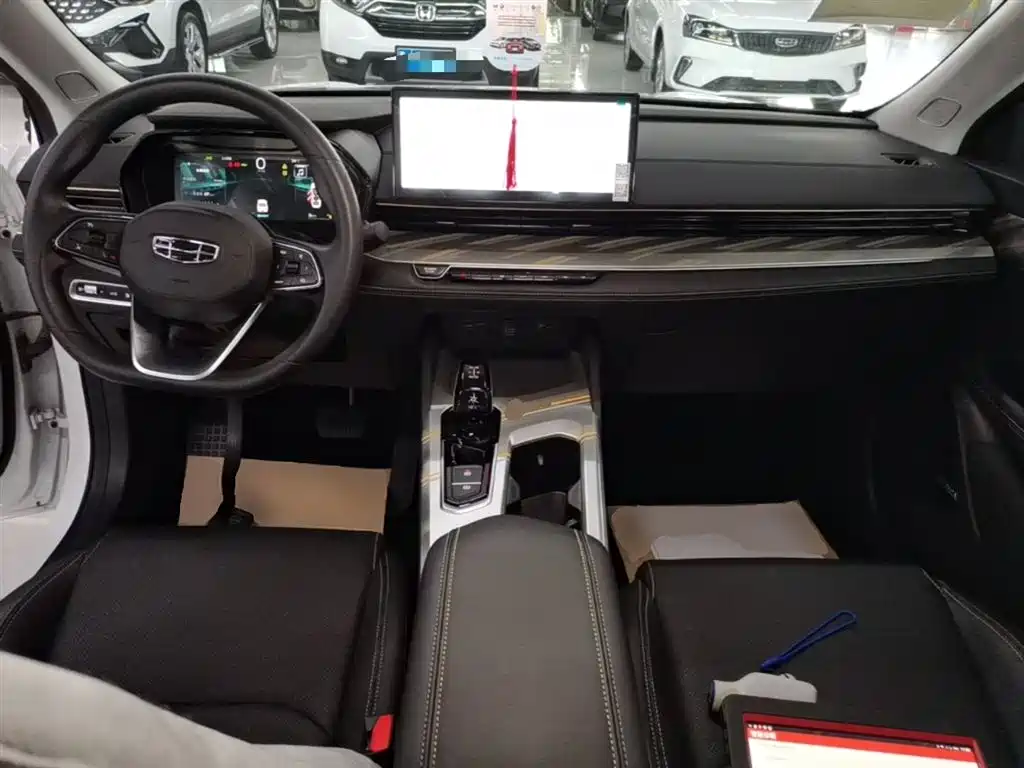 Geely Emgrand L HiP 2024 2024 Model Champion Edition 1.5TD-DHT Pro 100KM Surpassing Type