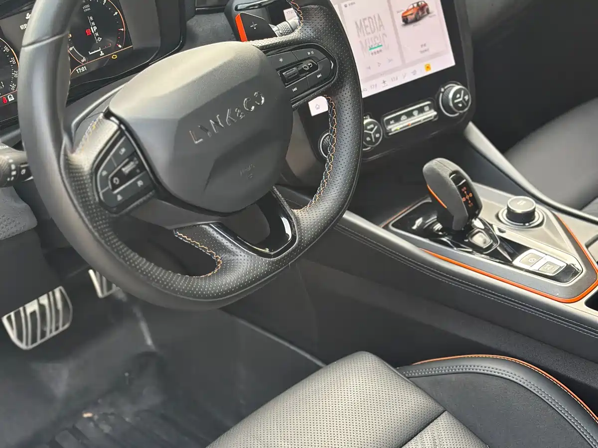 LYNK & CO. 02 HATCHBACK