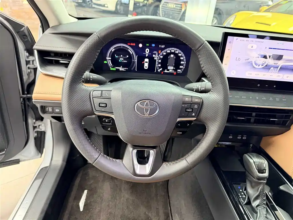 Toyota Camry 2024 Hybrid 2.0HG Premium Edition фото 15