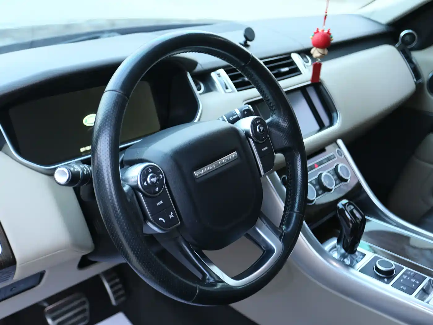Land Rover Range Rover Sport 2016 Model 3.0 SC V6 HSE DYNAMIC фото 10
