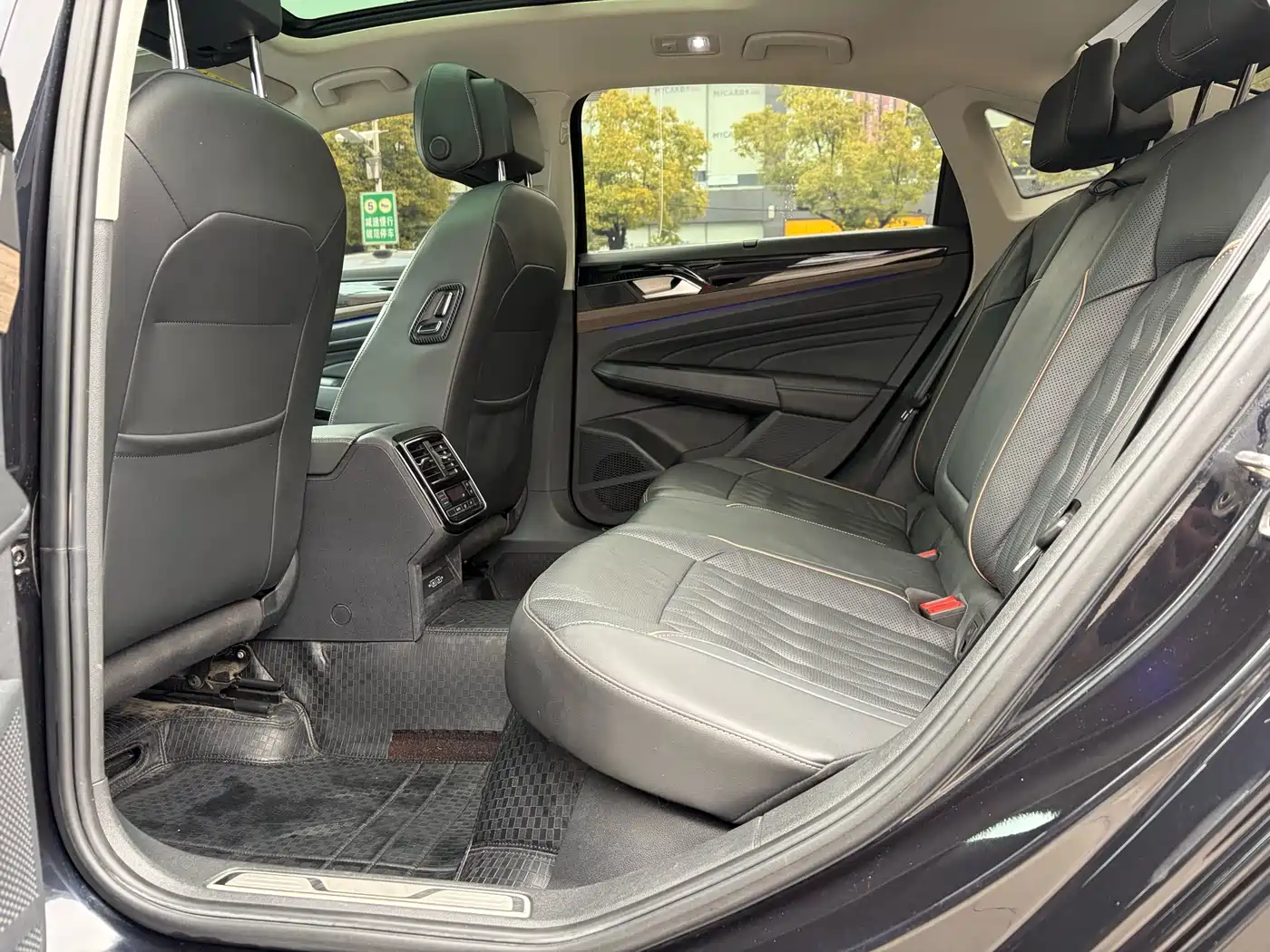 Volkswagen Passat 2019 Model 380TSI Luxury Edition China VI фото 12