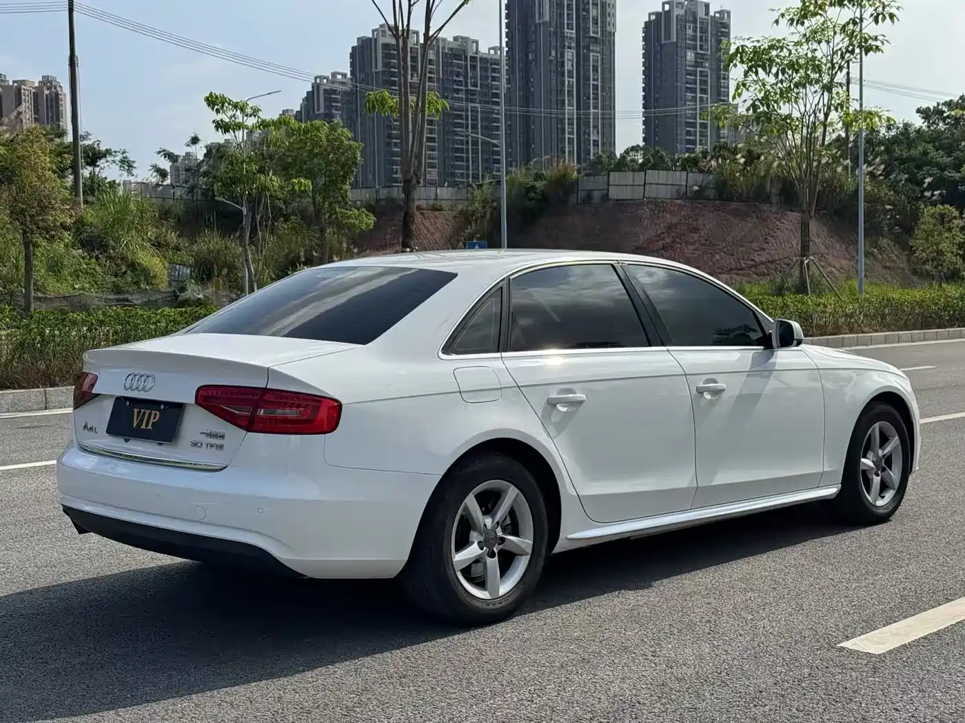 Audi A4L 2016 30 TFSI Collector's Edition Automatic Comfort фото 8