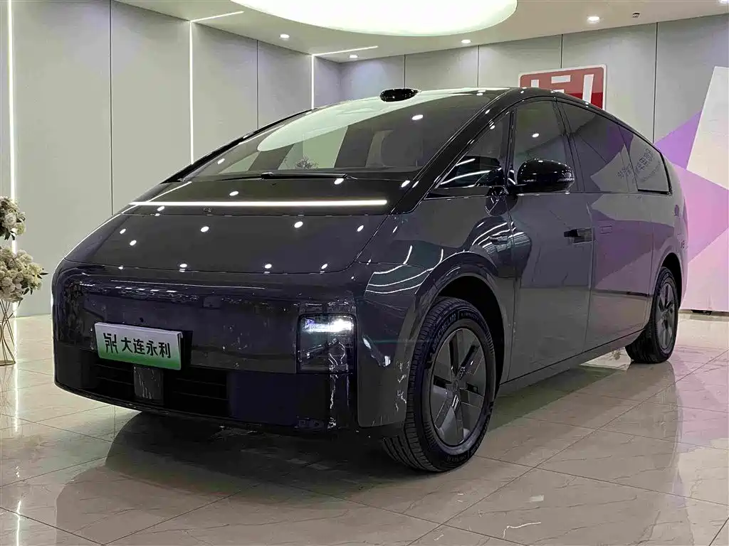 Li Auto MEGA 2025