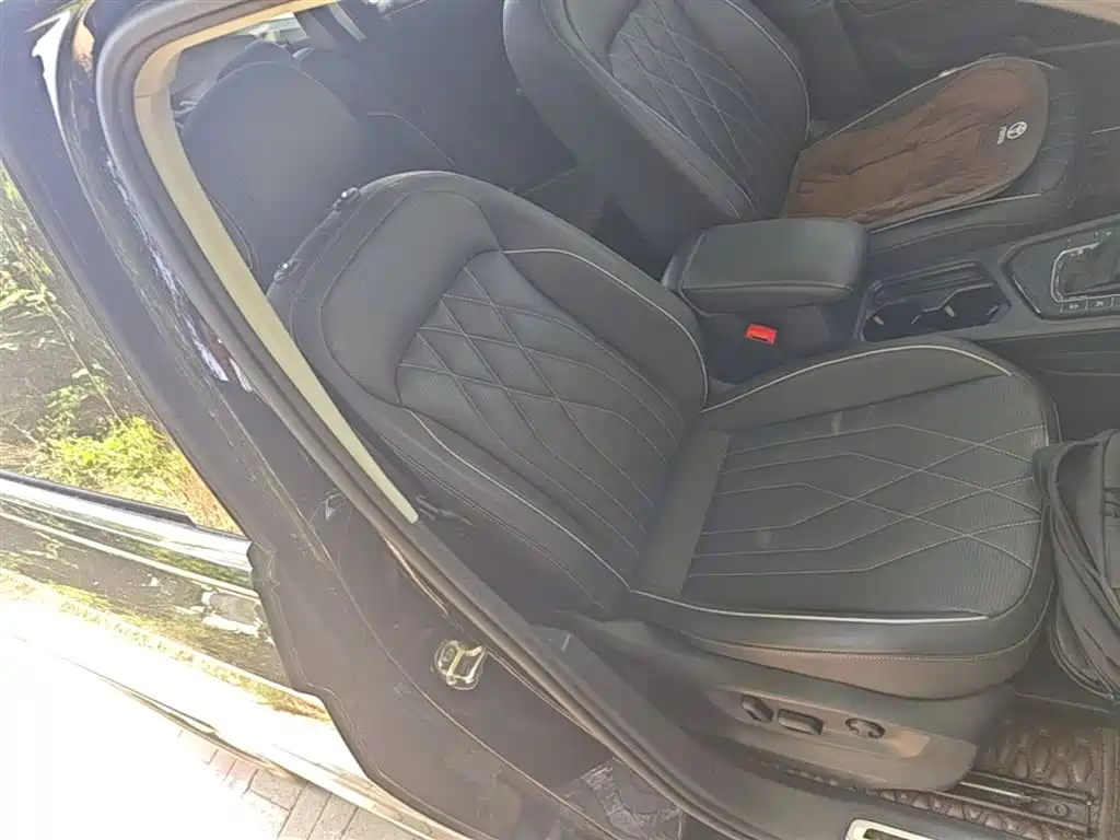Volkswagen Tiguan L 2023 330TSI Auto 2WD R-Line Premium Edition фото 25