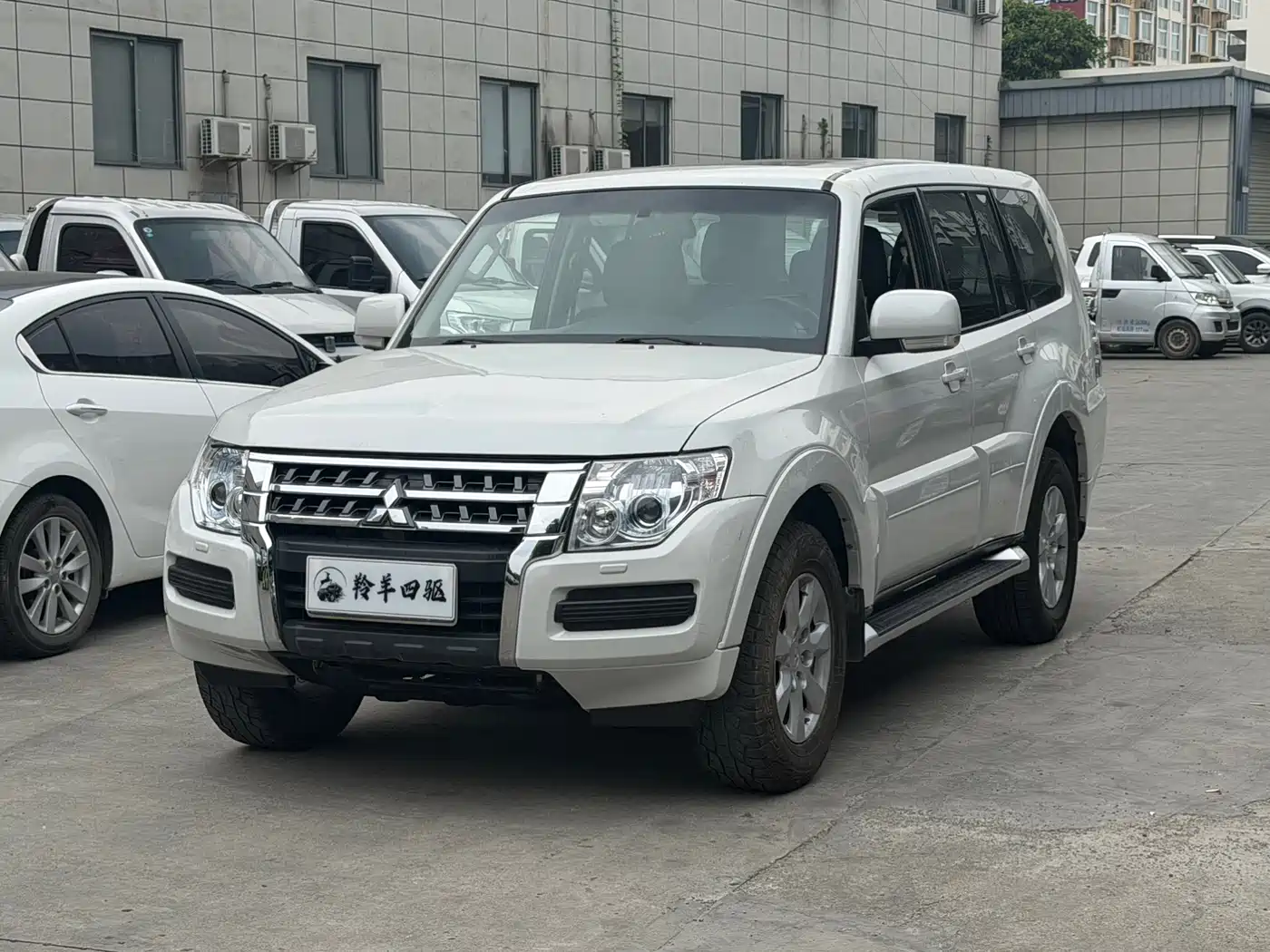 Mitsubishi Pajero (Import)