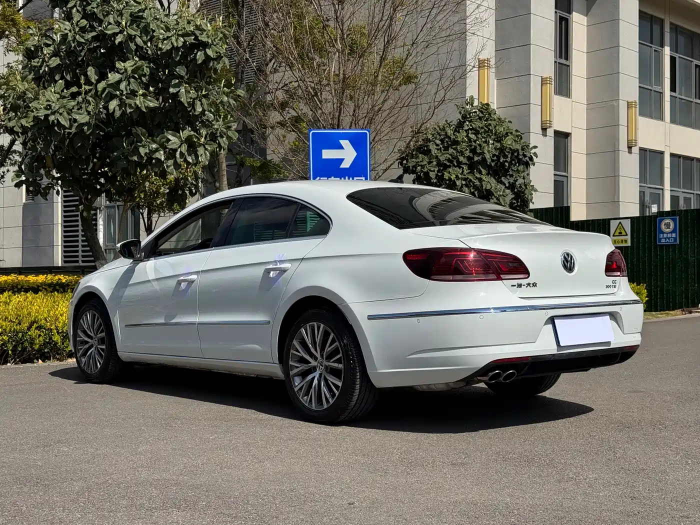 Volkswagen FAW-Volkswagen CC 2016 Model 1.8TSI Luxury фото 5