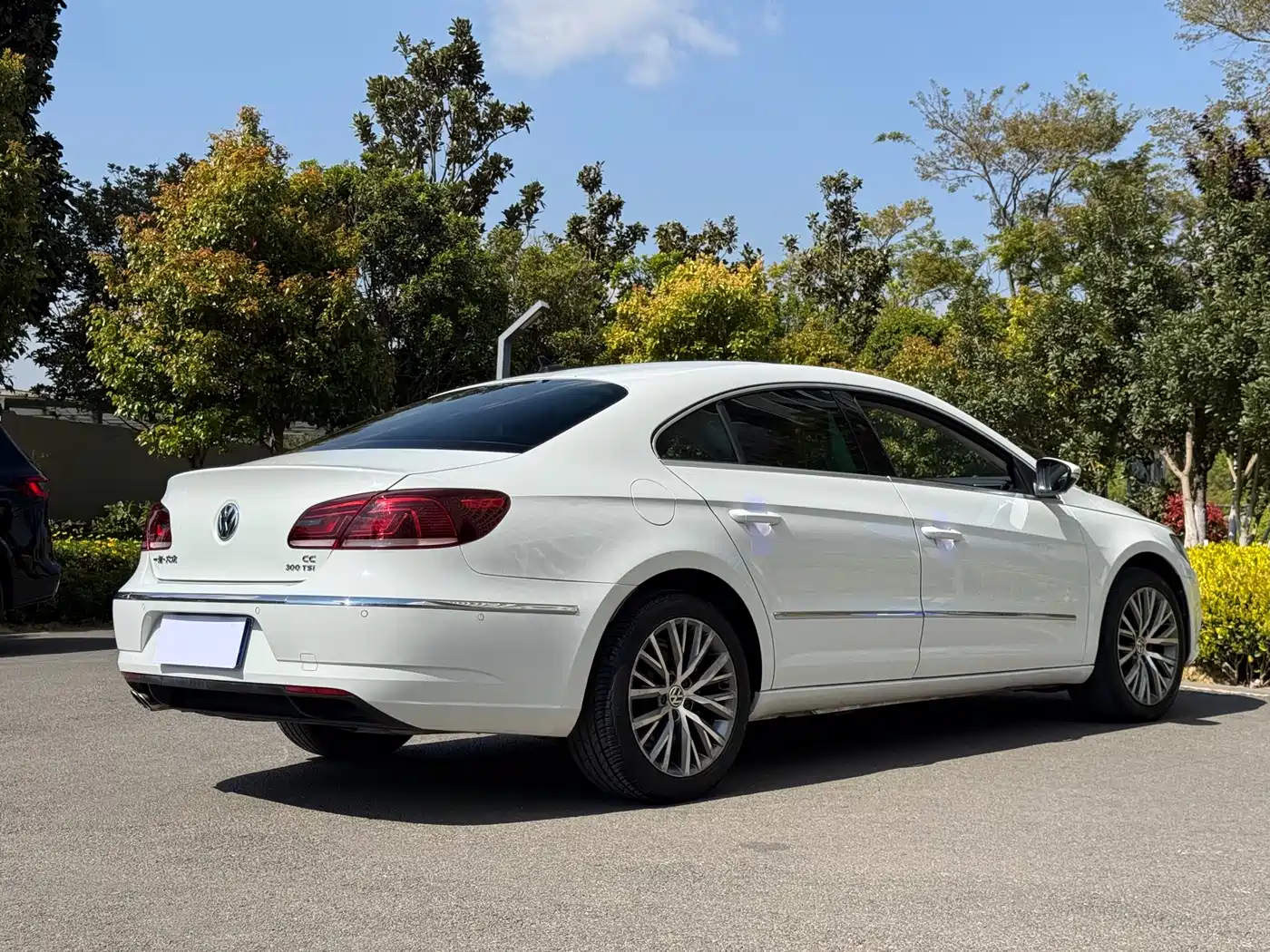 Volkswagen FAW-Volkswagen CC 2016 Model 1.8TSI Luxury фото 7