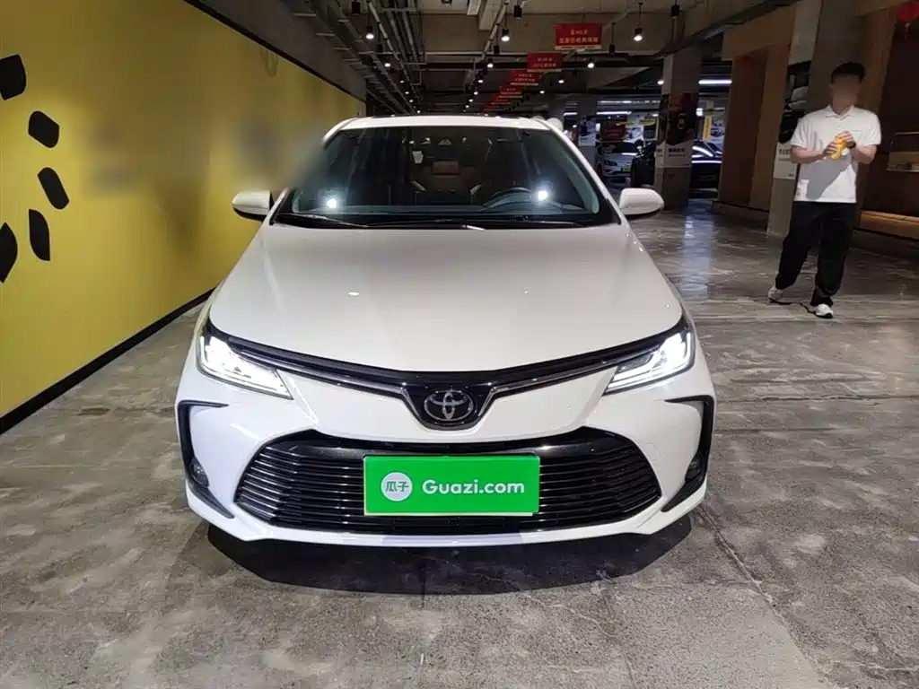 Toyota Corolla 2021 TNGA 1.5L CVT Elite CARE Edition фото 3