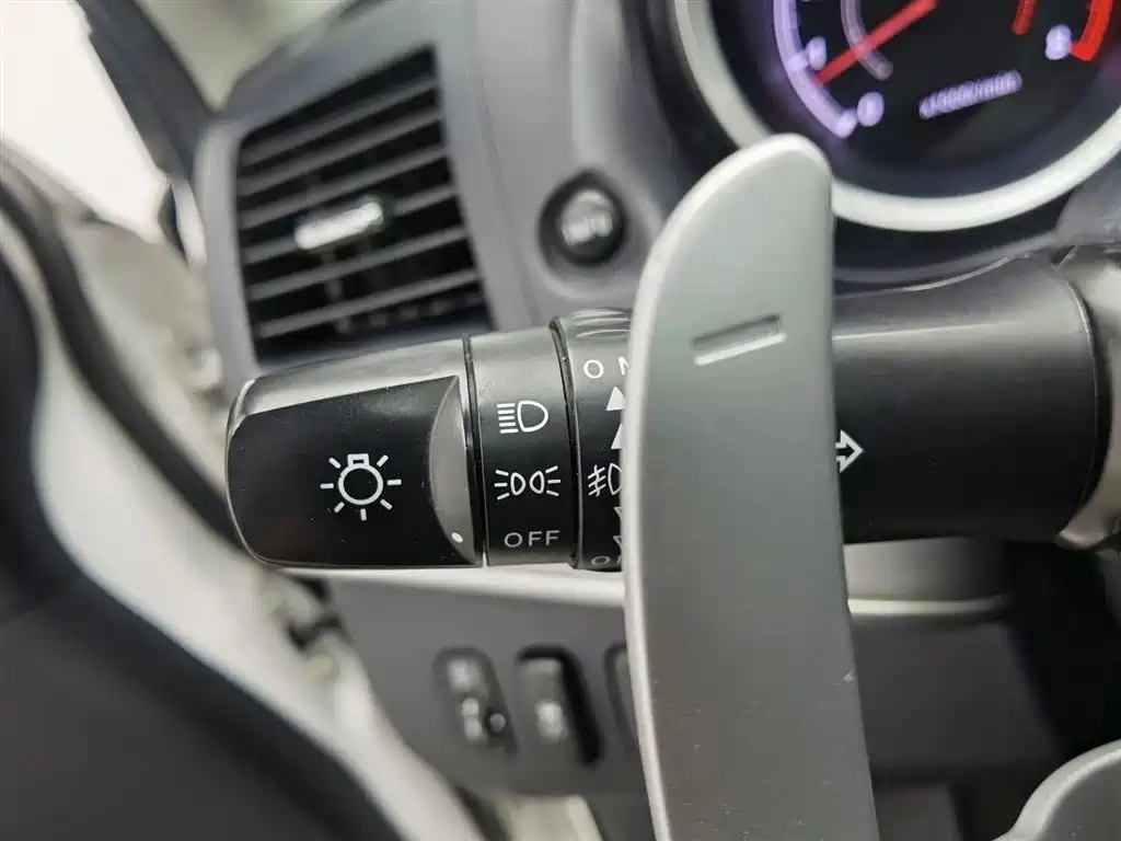 Mitsubishi Lancer EX 2015 1.8L CVT Premium Edition China V фото 21