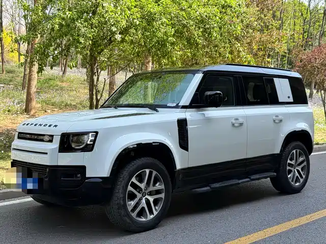 LAND ROVER DEFENDER