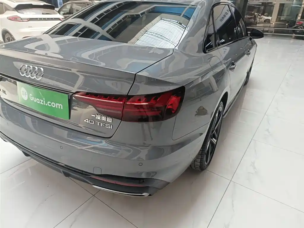 Audi A4L 2025 2 Million Celebration Edition 40 TFSI Luxury Dynamic фото 8