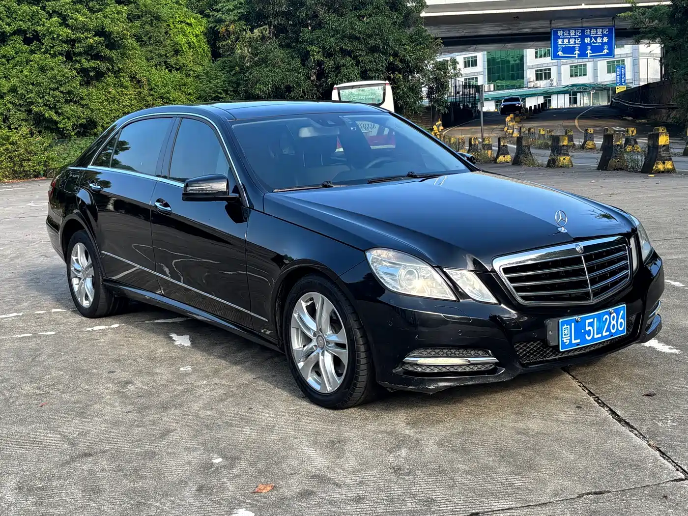 Mercedes-Benz E-Class 2011 2011 E 300 L Fashion Premium