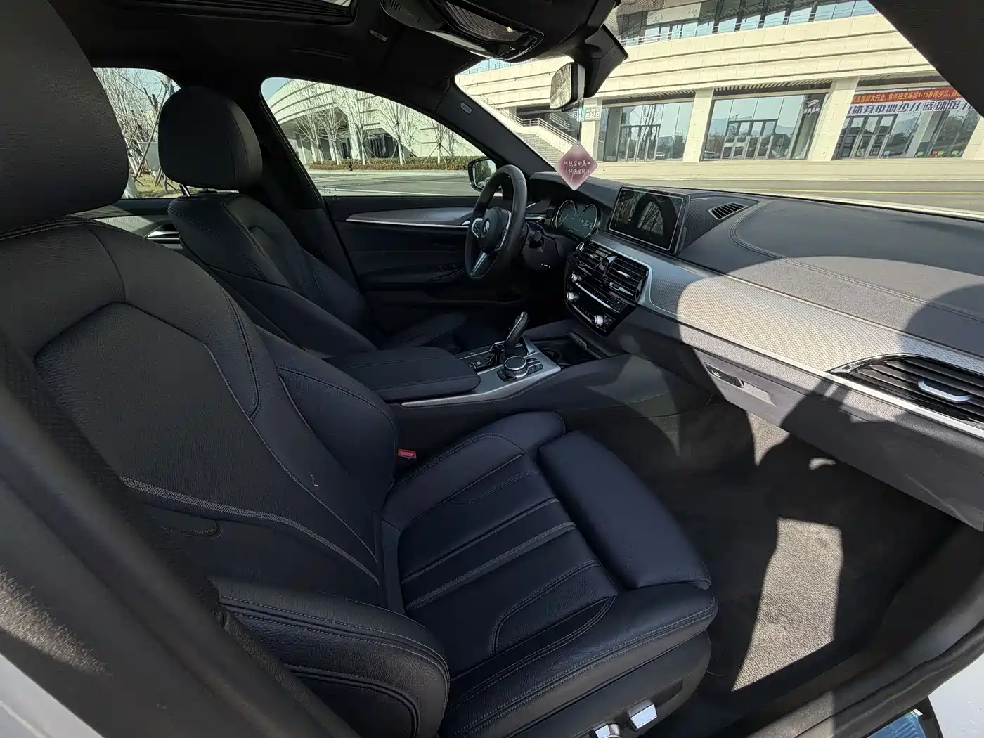 BMW 5 Series (Import) 2018 525i M Sport Package фото 6
