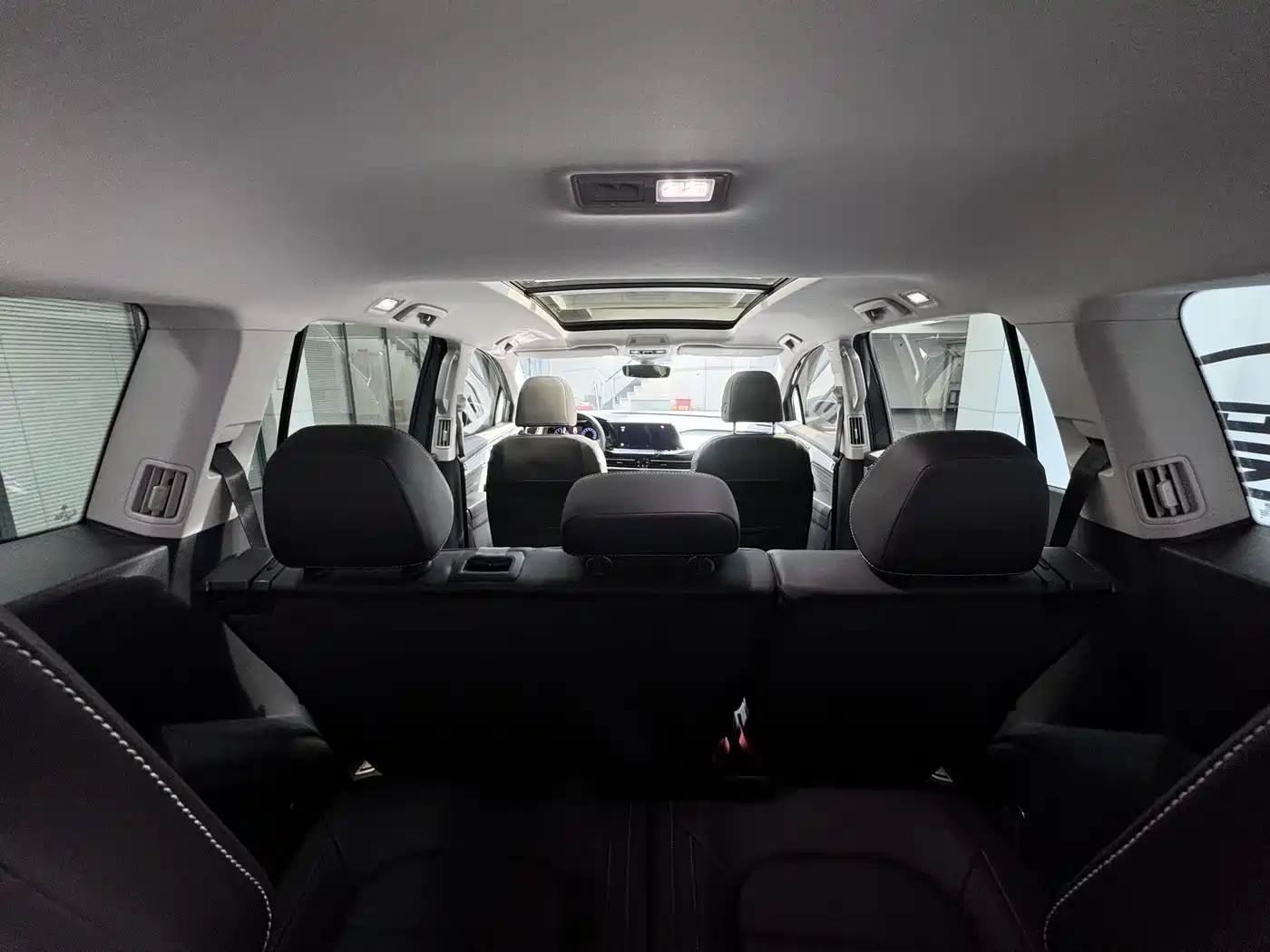 Volkswagen Talagon 2022 380TSI 4WD Luxury Premium Pro Edition 7-Seater фото 19