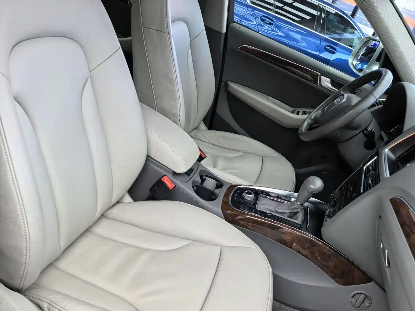 Audi Q5 2012 2.0TFSI Comfort фото 10