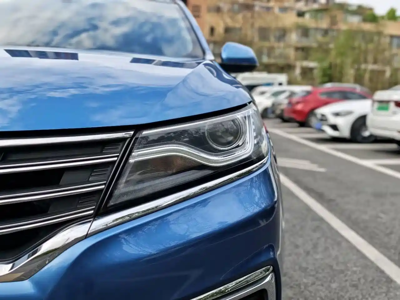 Фото 28 - Roewe RX5