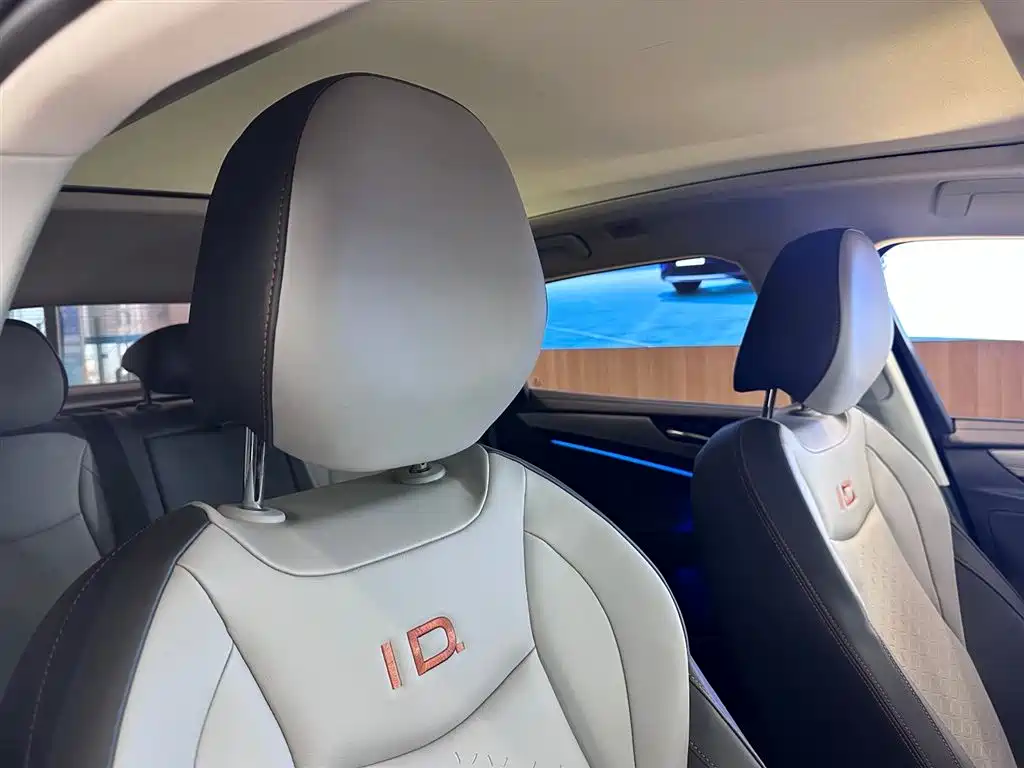 VOLKSWAGEN ID.7 VIZZION