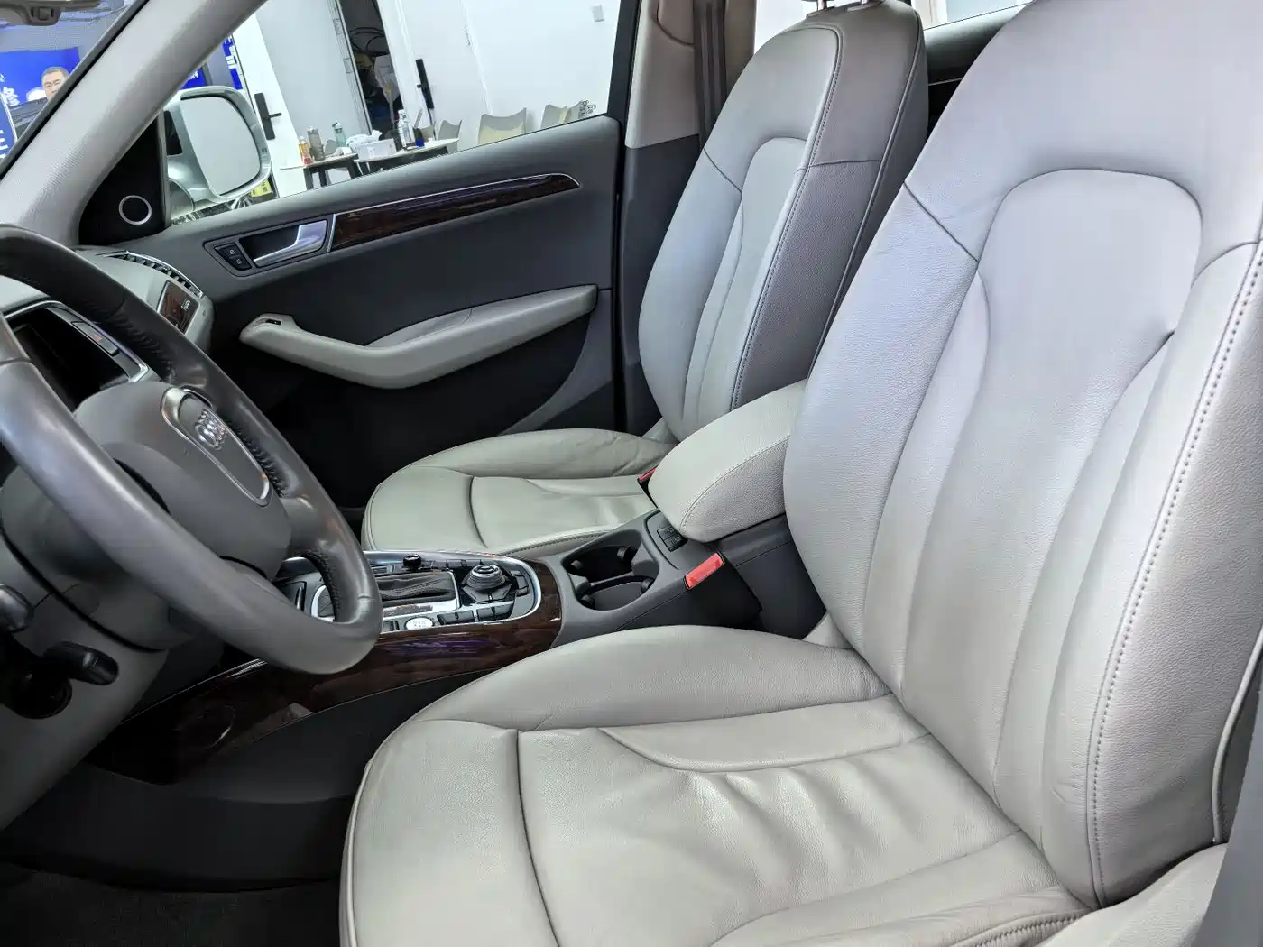 Audi Q5 2012 2.0TFSI Comfort фото 7