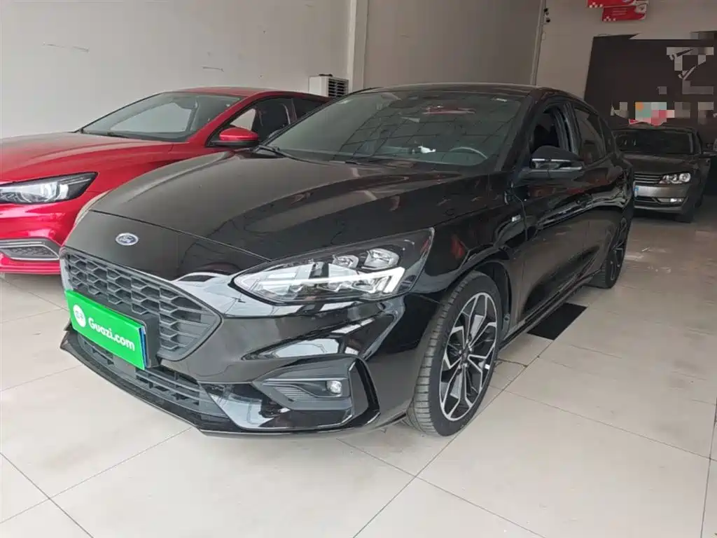 Ford Focus 2020 Sedan EcoBoost 180 Automatic ST Line