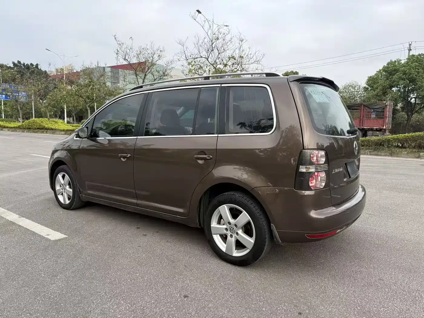 Volkswagen Touran 2013 1.4T Manual Trend 5-seater фото 4