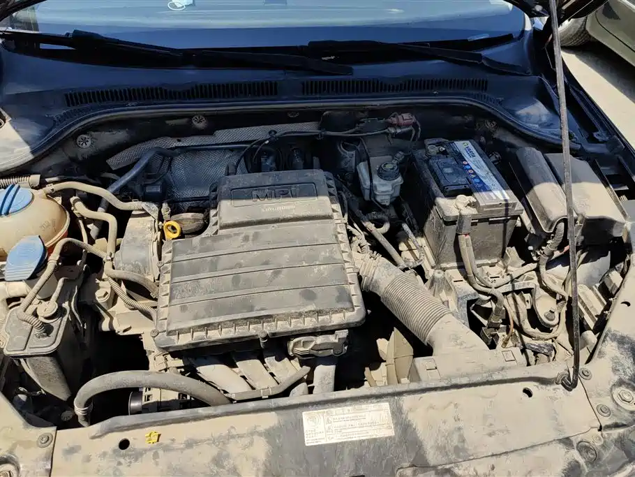 Volkswagen Sagitar 2015 1.6L Manual Comfort фото 10