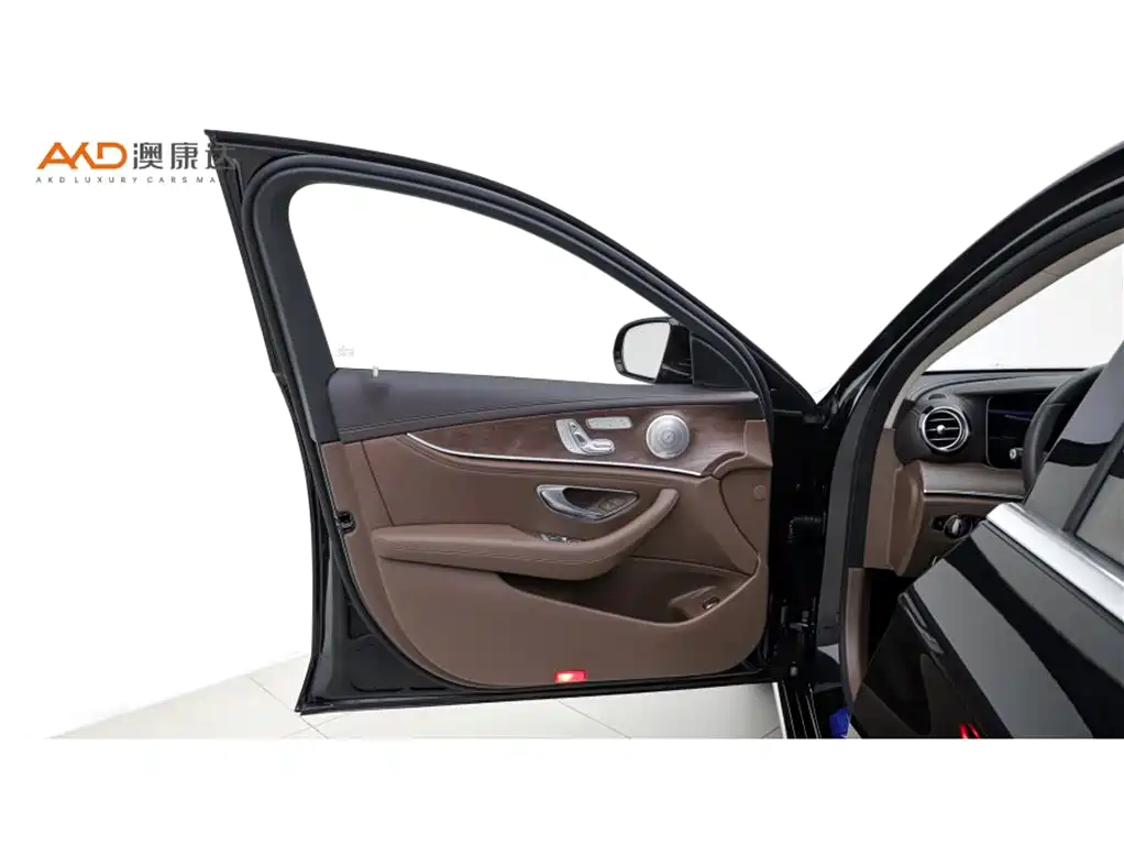Mercedes-Benz E-Class 2023 Facelift E 300 L Luxury фото 10