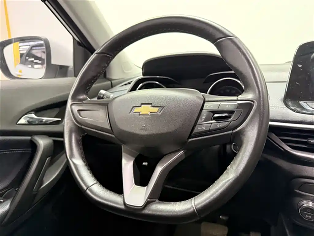 Chevrolet Trax 2021 325T Auto Fun Edition China VI фото 17