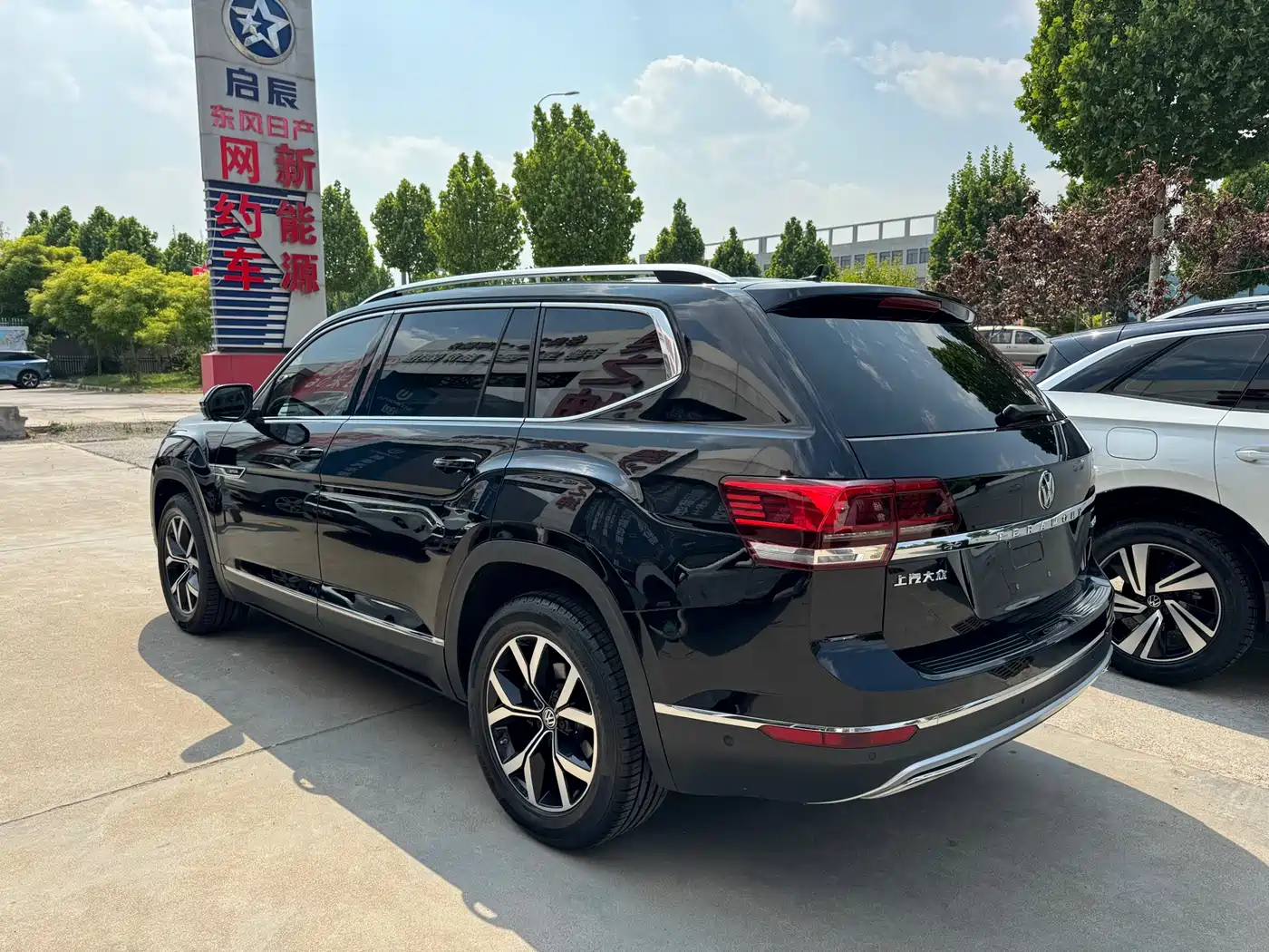 Volkswagen Teramont 2019 380TSI 4WD Luxury Edition China VI фото 15