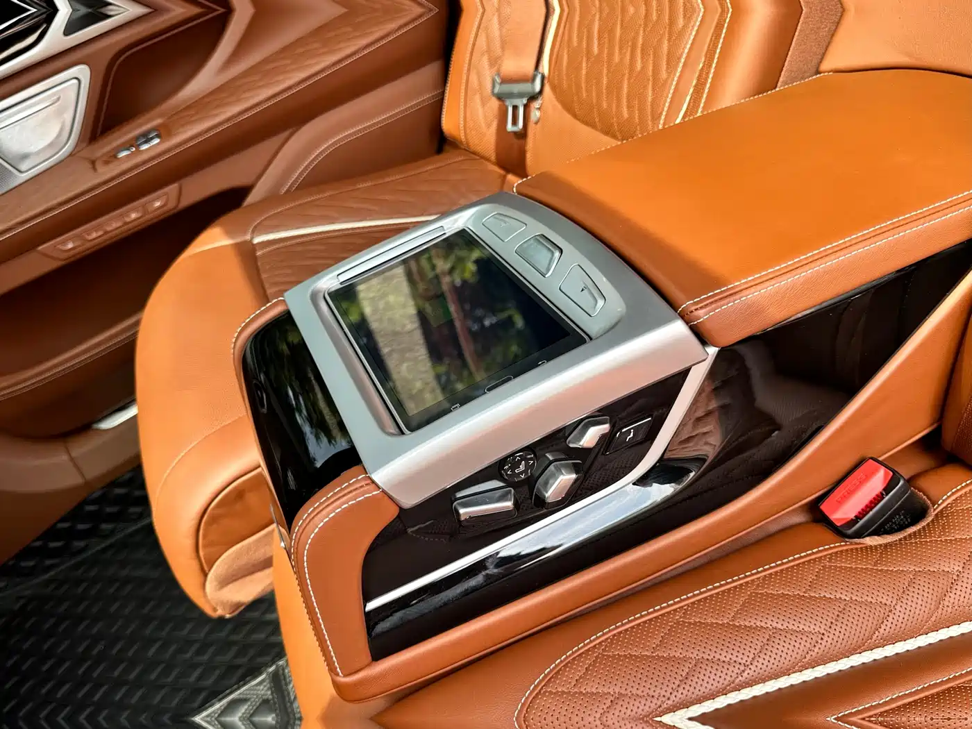 Photo 21 - BMW 7 Series
