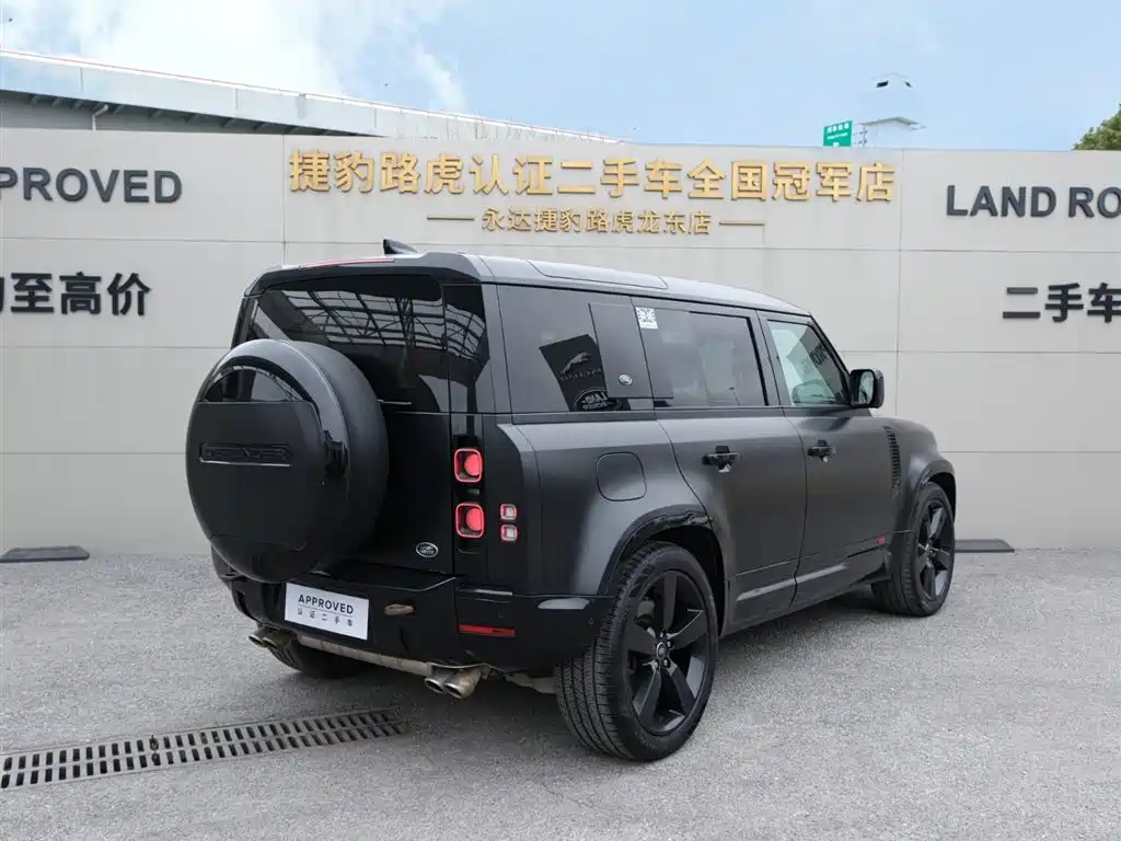 Land Rover Defender 2024 110 5.0T V8 фото 8