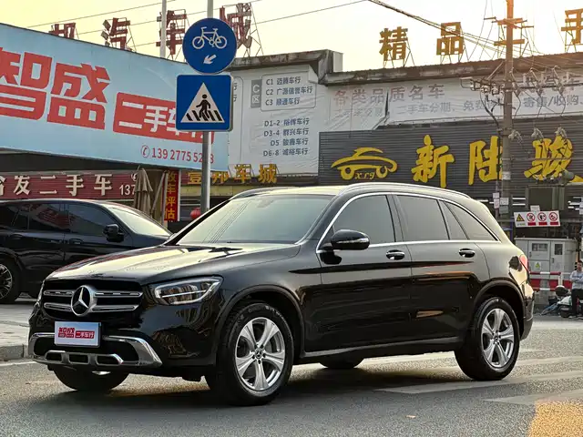 MERCEDES-BENZ GLC